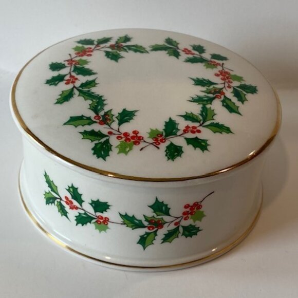 Vintage Sadler England Holly lidded Trinket box - Picture 2 of 9